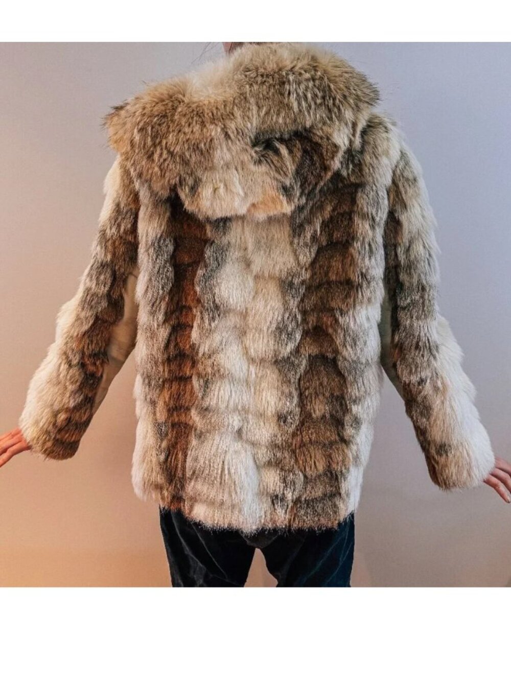 Coyote Genuine Fur Coat Vintage Luxury Canada Arctic Pockets Zip Up Hooded VG